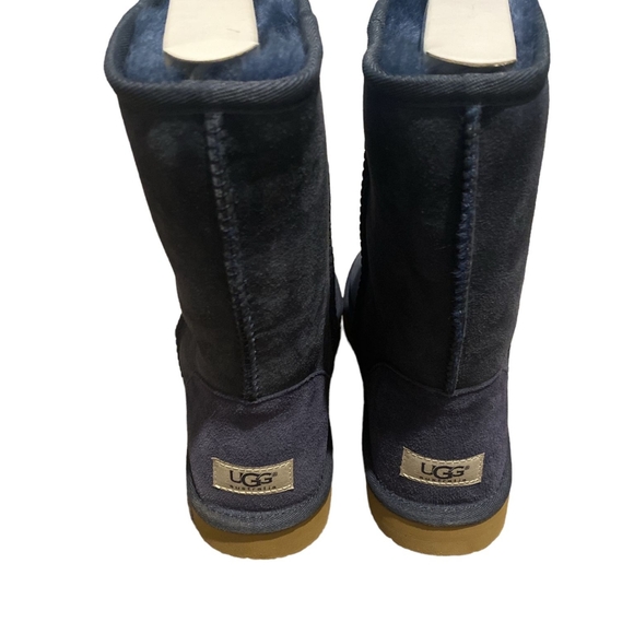 UGG AUTRALIA CLASSIC SHORT  BOOT WOMEN'S SIZE 11 COLOR NAVY Damaged box - Picture 2 of 8